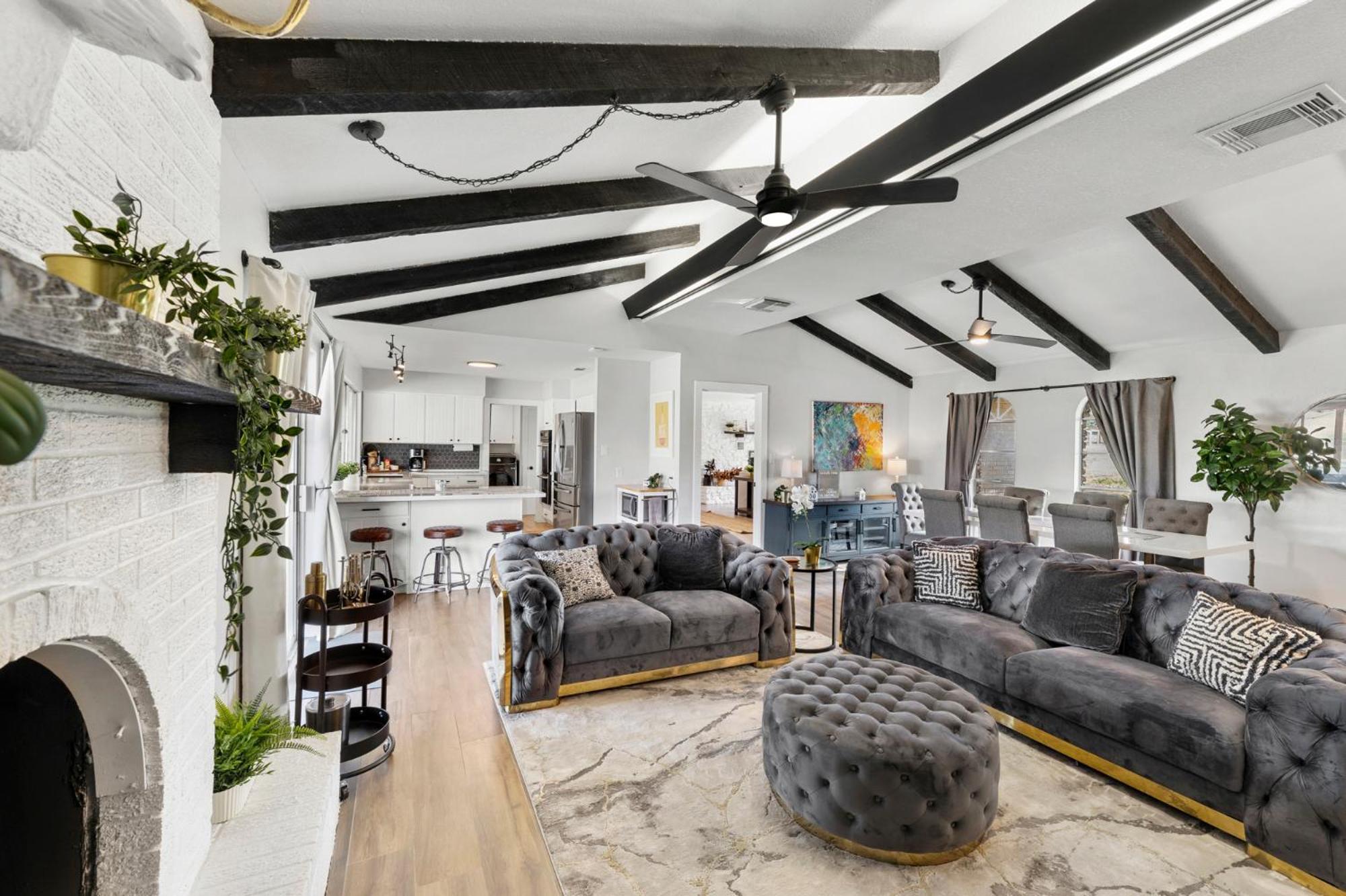 فيلا Farm Retreat With Jacuzzi, Fire Pit, Mini Goats, Mini Ponies And Mini Cows سان ماركوس الغرفة الصورة