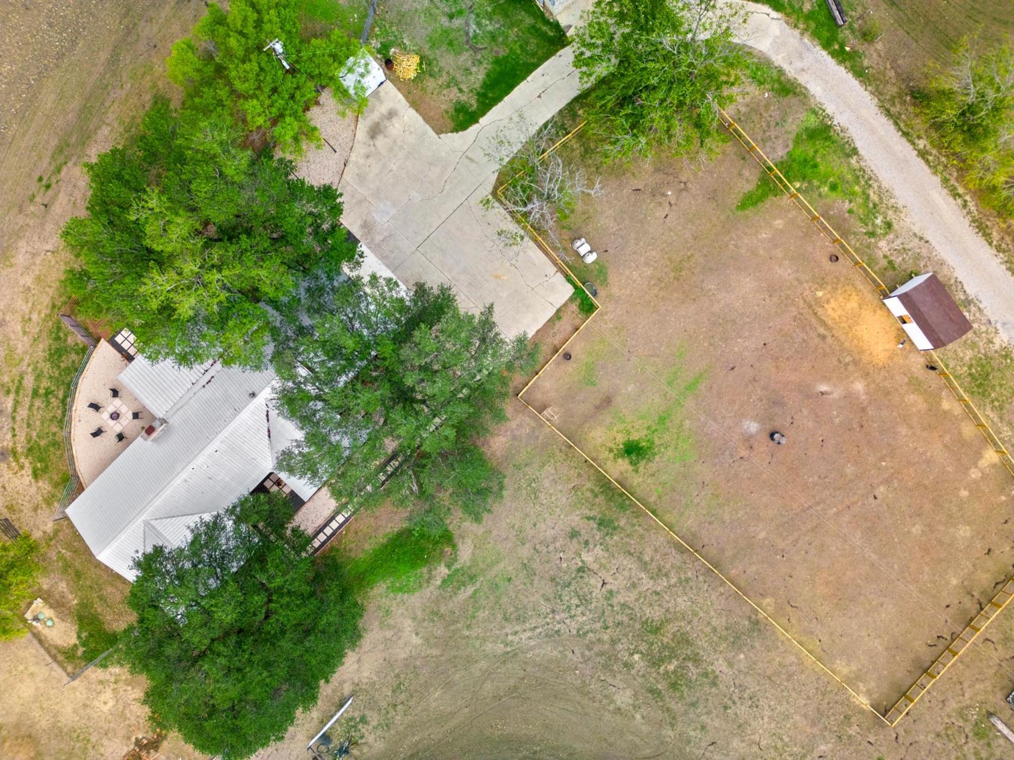 فيلا Farm Retreat With Jacuzzi, Fire Pit, Mini Goats, Mini Ponies And Mini Cows سان ماركوس الغرفة الصورة